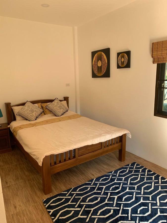 Sunray Guesthouse สุนันท์บ้านพักริมคลอง Uthai Thani Exterior foto